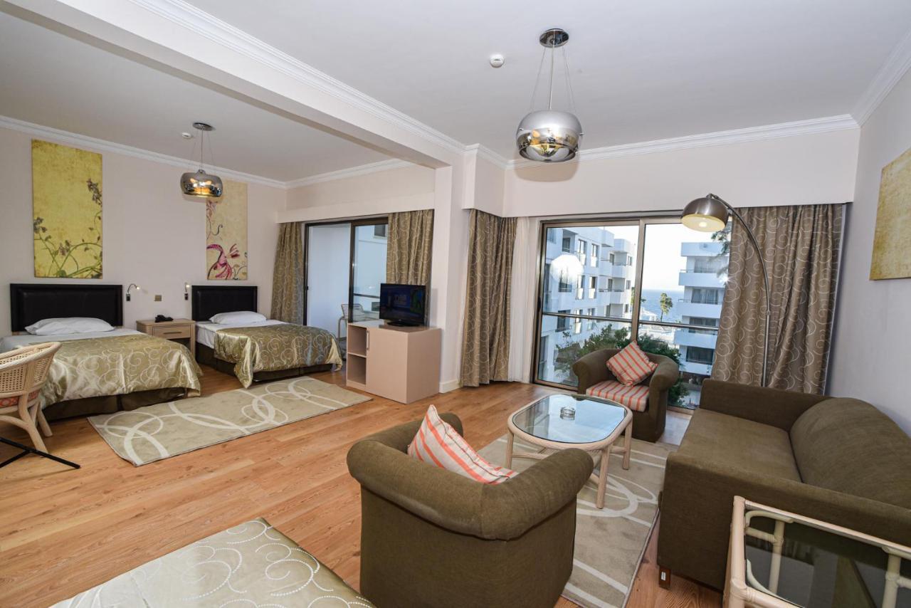Jasmine Court Hotel & Casino Kyrenia  Eksteriør billede