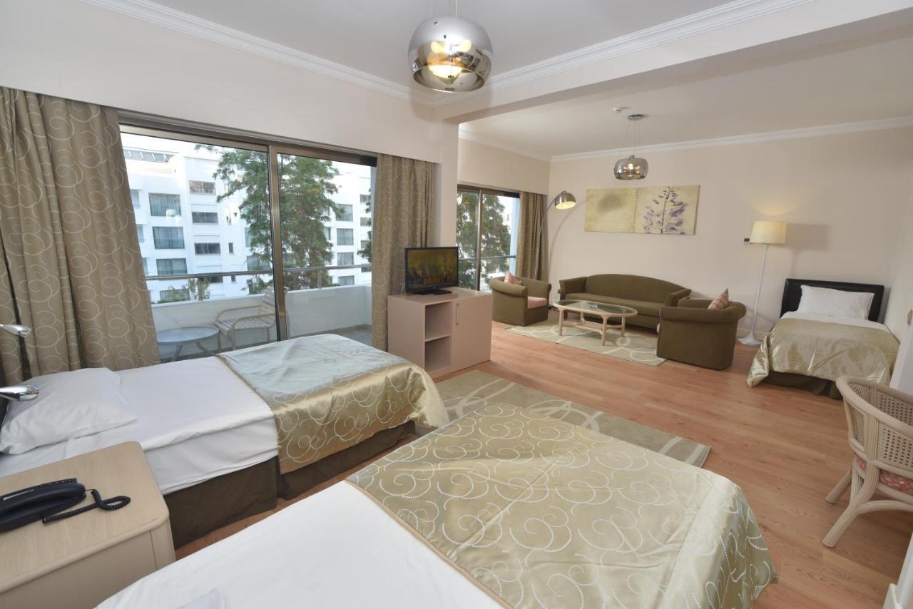 Jasmine Court Hotel & Casino Kyrenia  Eksteriør billede