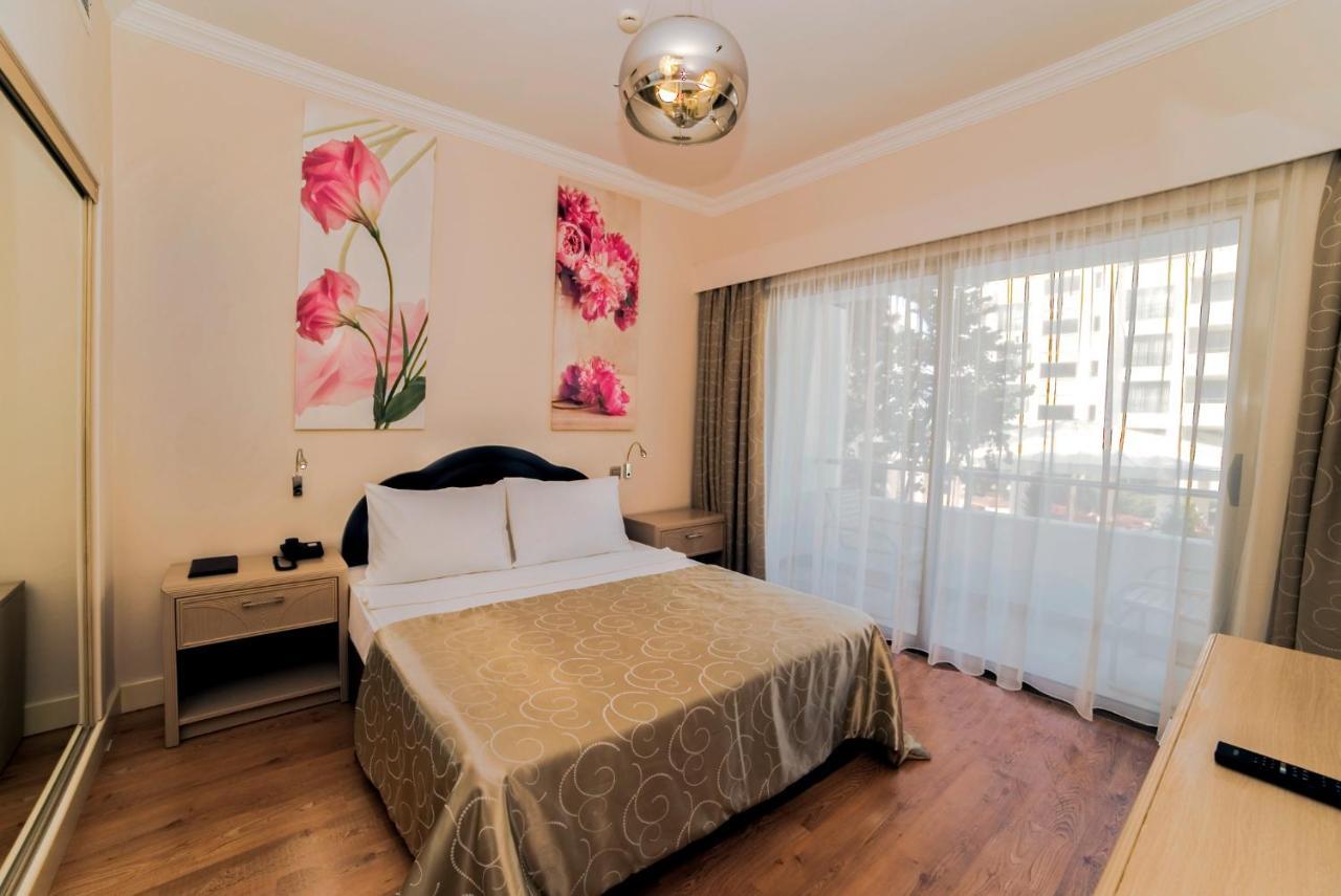 Jasmine Court Hotel & Casino Kyrenia  Eksteriør billede