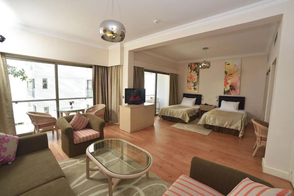 Jasmine Court Hotel & Casino Kyrenia  Eksteriør billede
