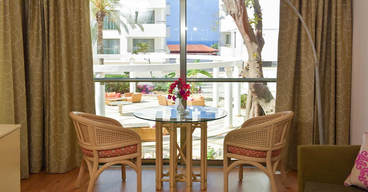 Jasmine Court Hotel & Casino Kyrenia  Eksteriør billede