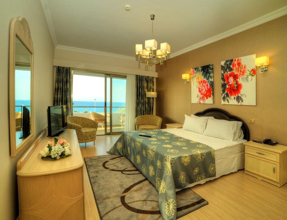 Jasmine Court Hotel & Casino Kyrenia  Eksteriør billede