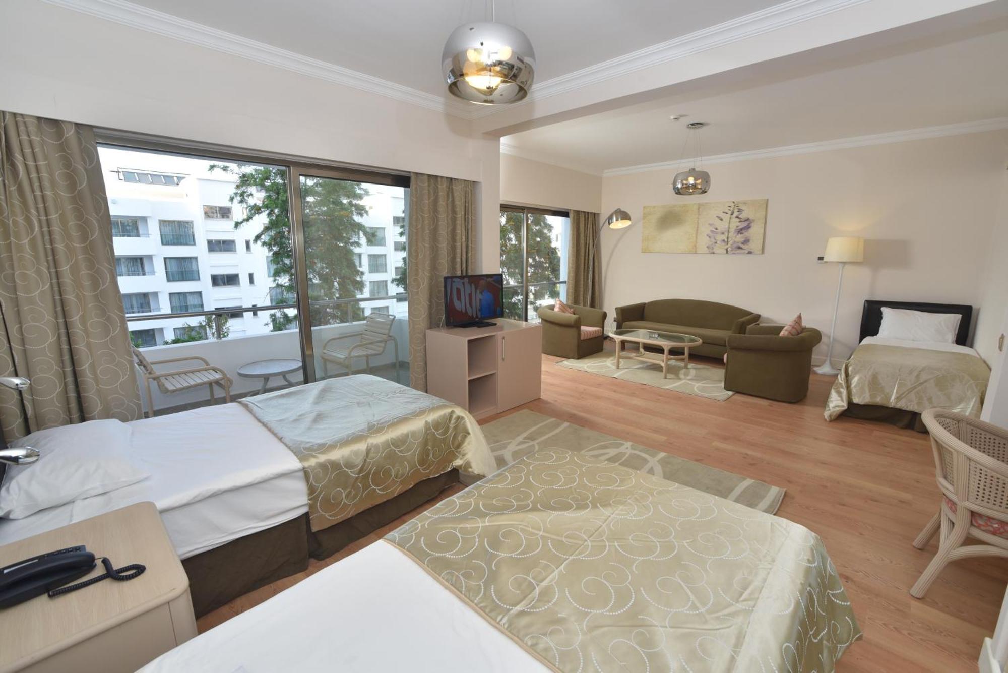 Jasmine Court Hotel & Casino Kyrenia  Eksteriør billede
